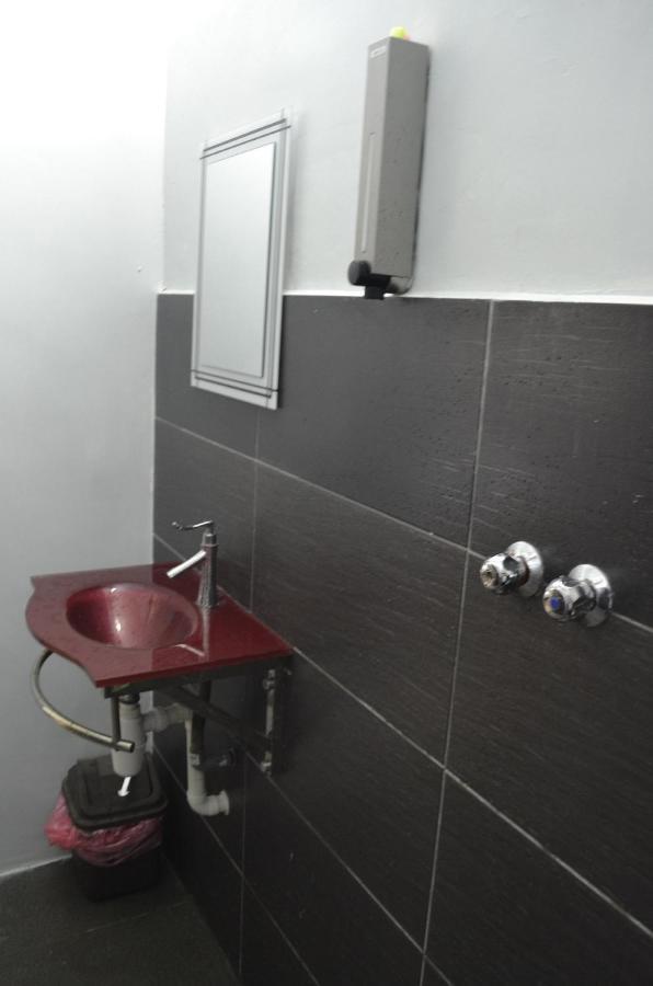 Pine Hotel Batu Gajah Eksteriør bilde