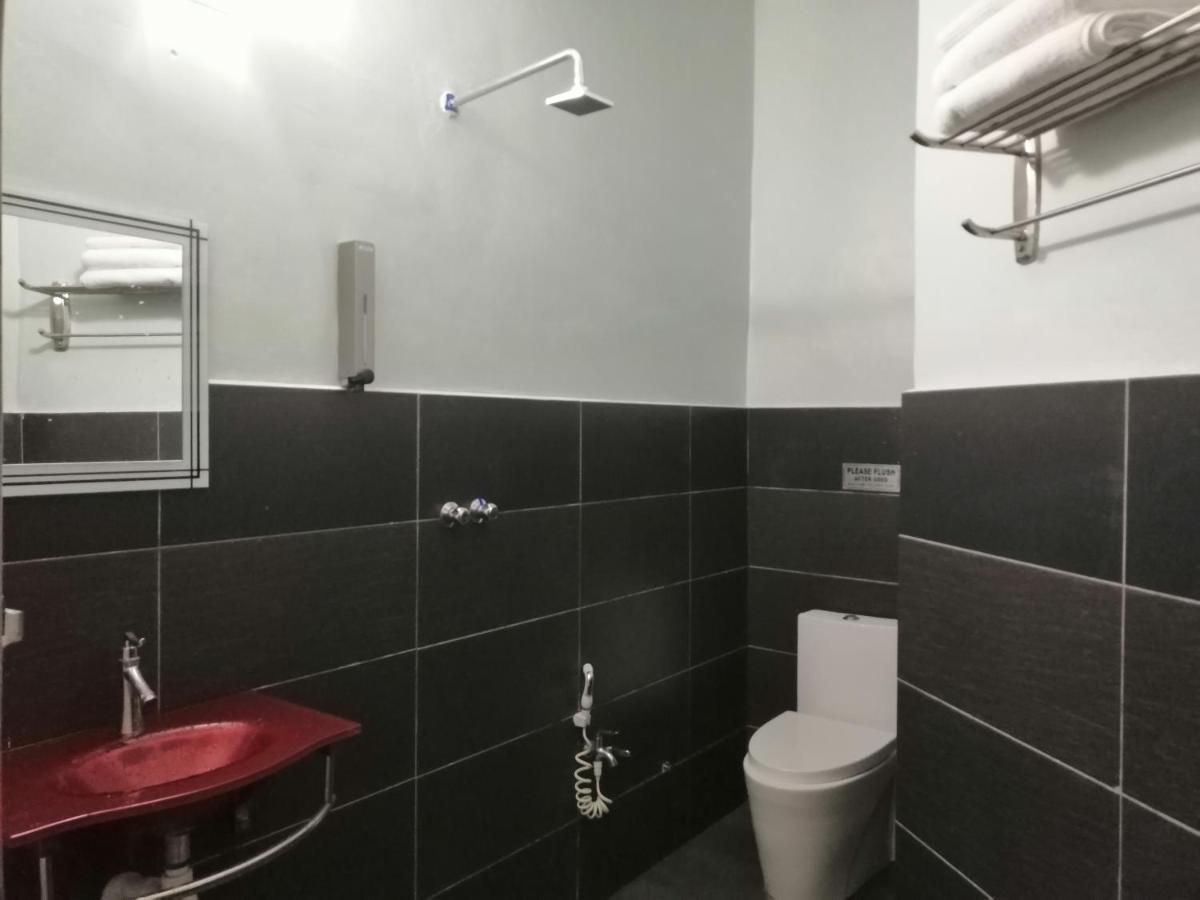 Pine Hotel Batu Gajah Eksteriør bilde
